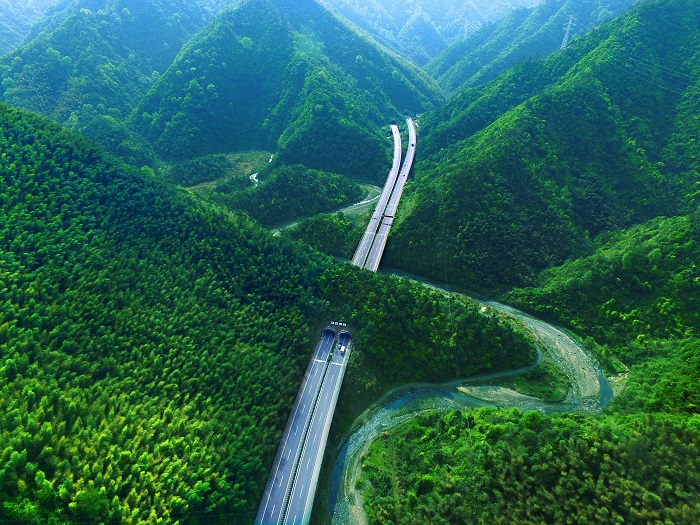 284穿山越水生态路5.jpg