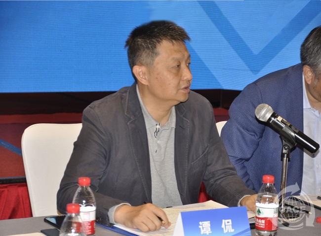 谭侃小.jpg