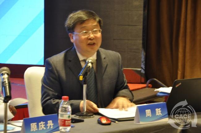周悦小.jpg